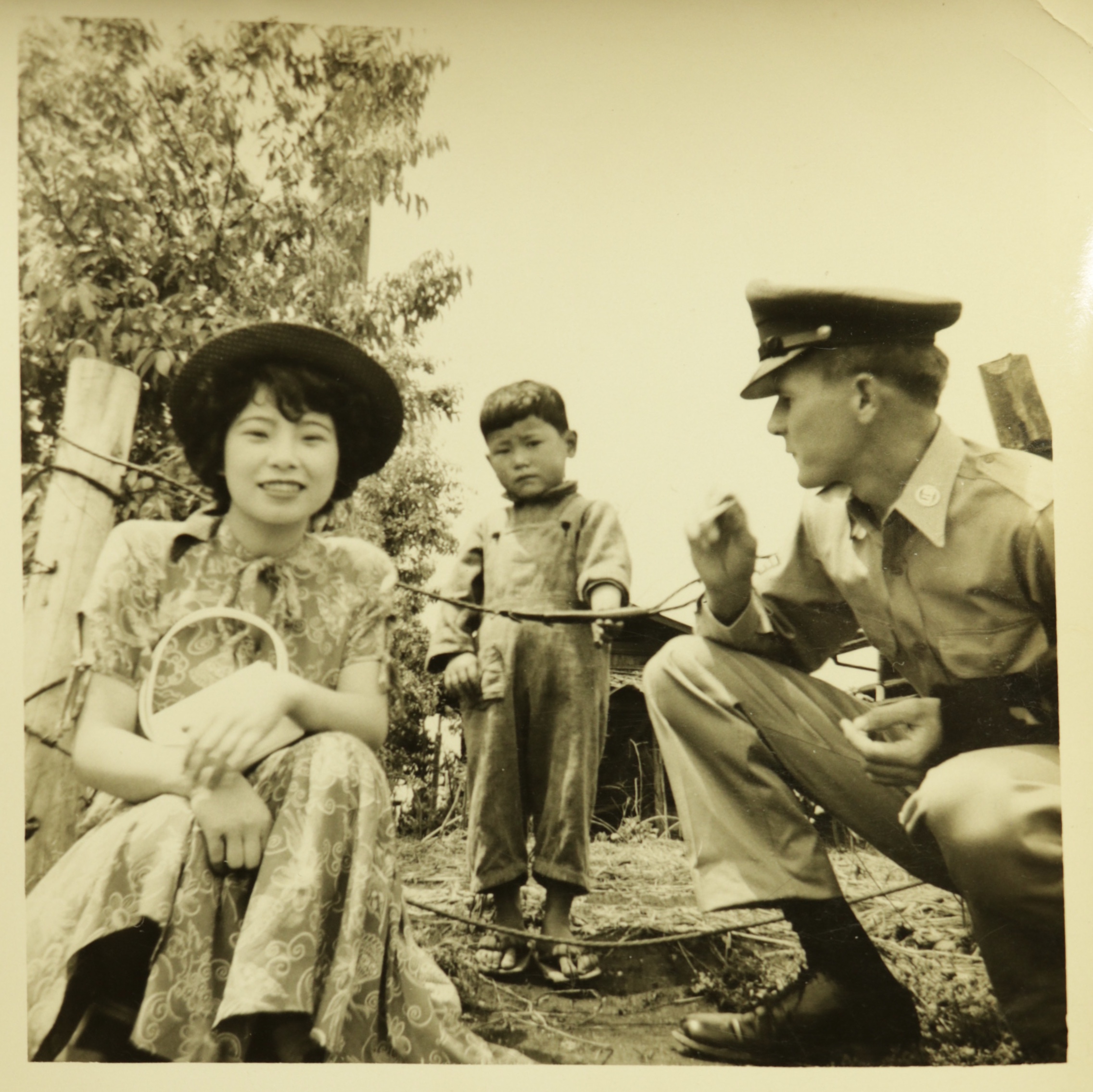 A Chest Full of Photographs — On the Aesthetics of Old Photos – The