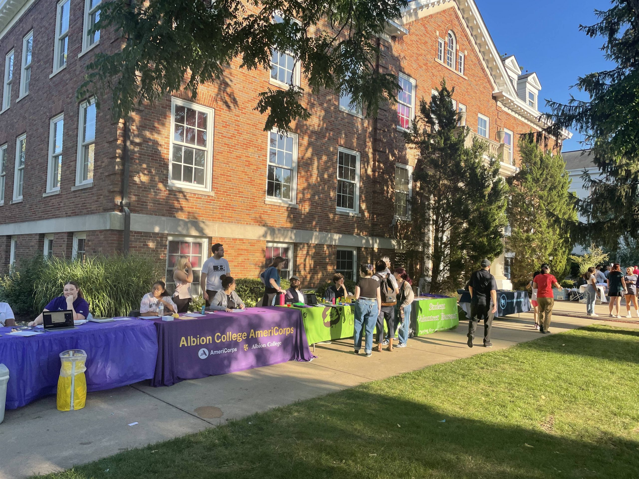 Briton Bash a Success Despite Delay The Albion College Pleiad Online